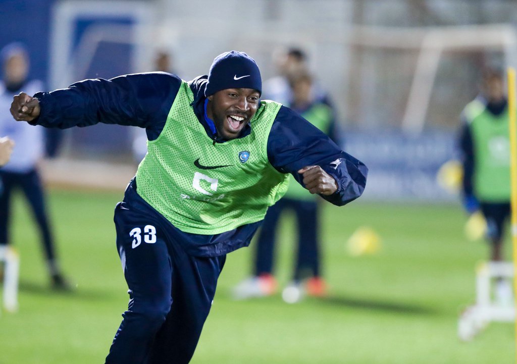 أقفل فريق #الهلال الأول لكرة القدم مساء اليوم صفحة تحضيراته للقاء القادسية غدًا، حيث تخلّل المران تطبيقات تكتيكية ومناورة على جزء من الملعب.