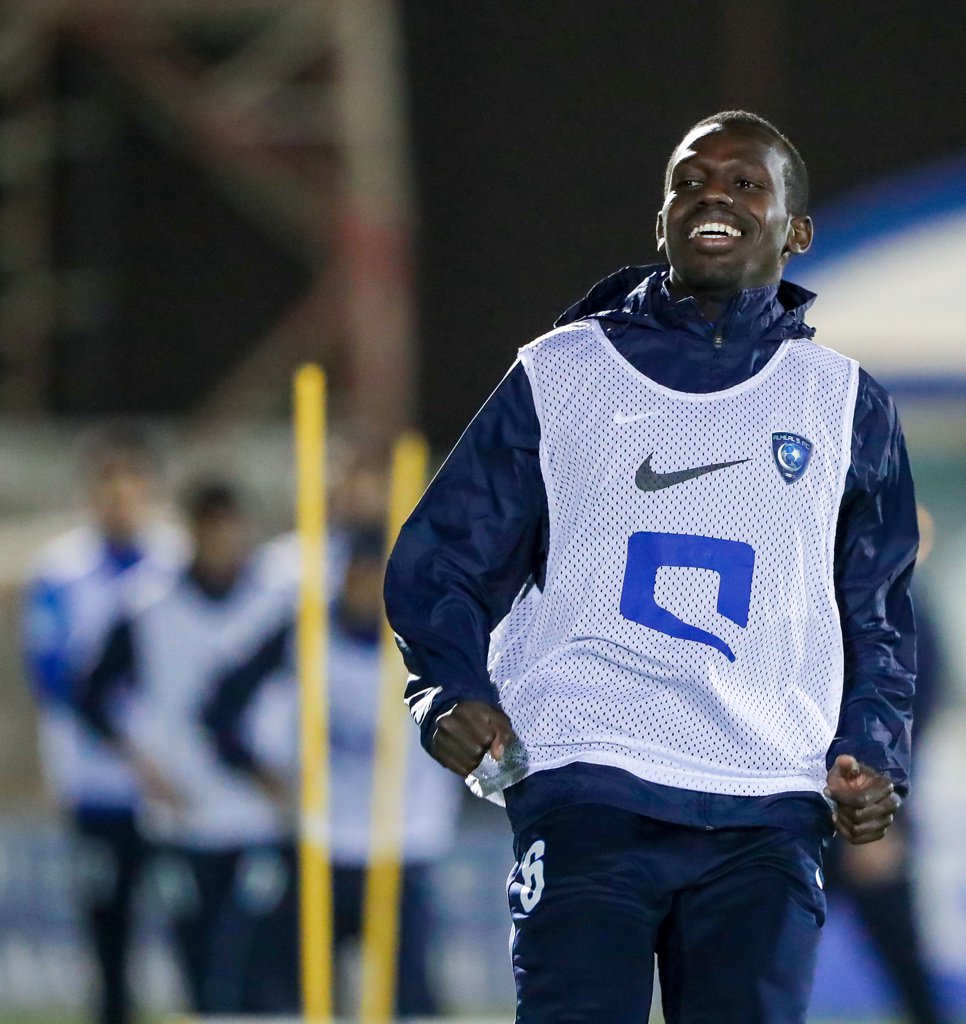 Alhilal_FC's tweet photo. أقفل فريق #الهلال الأول لكرة القدم مساء اليوم صفحة تحضيراته للقاء القادسية غدًا، حيث تخلّل المران تطبيقات تكتيكية ومناورة على جزء من الملعب. https://t.co/Oxd0IAWLin