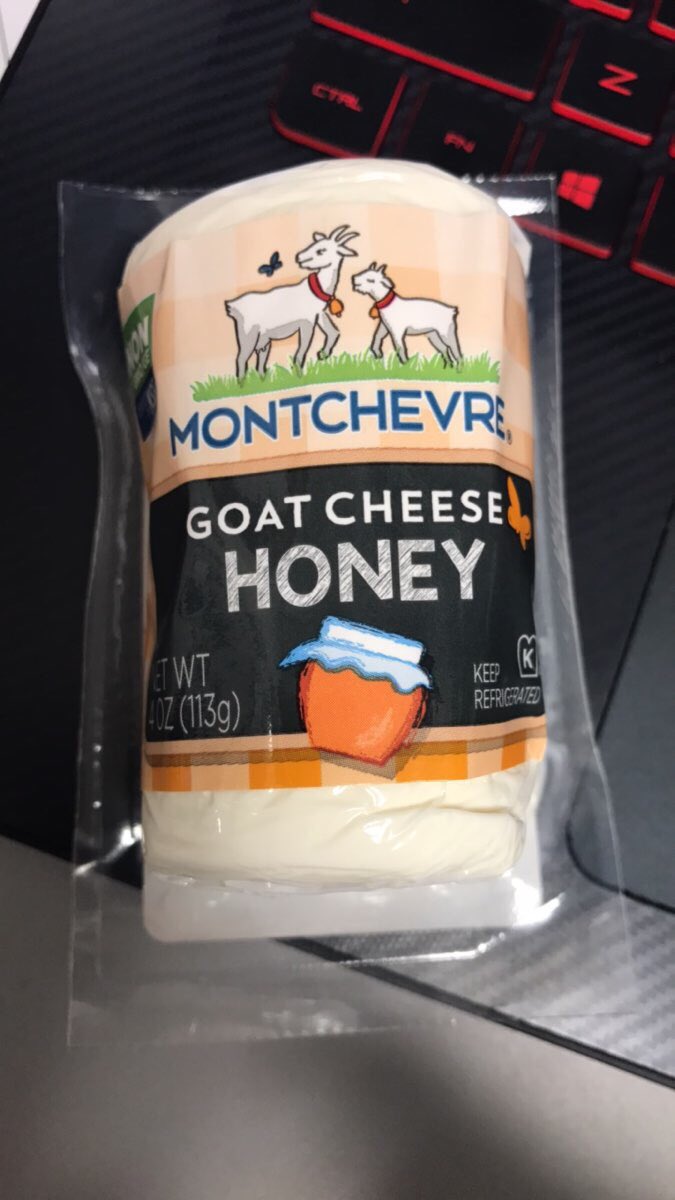 MtRoyalBottle's tweet photo. Stop by today for a free tasting of #Bourgetimports #wine &amp; #mountroyaldeli cheese from 3-7pm! #WineWednesday #MrBS 🍷🧀 https://t.co/ulU1hfH9u3