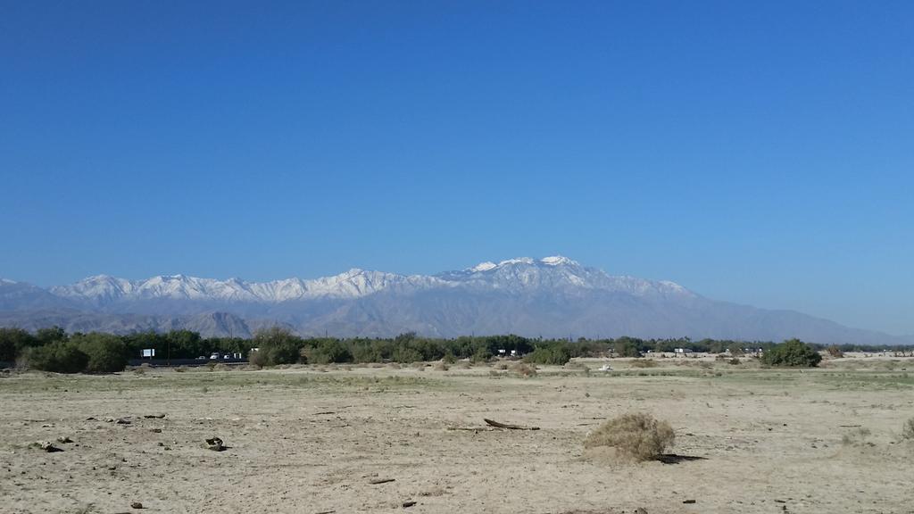 dbassendine's tweet photo. Snow caps Mt San Jacinto after last week's epic storms in the Coachella Valley https://t.co/EylE4UB3Nx