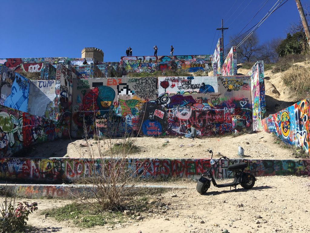 BikesMini's tweet image. #atx #graffitiwall love the freedom of creativity and expression here.  the hardcore #minibike loves it too