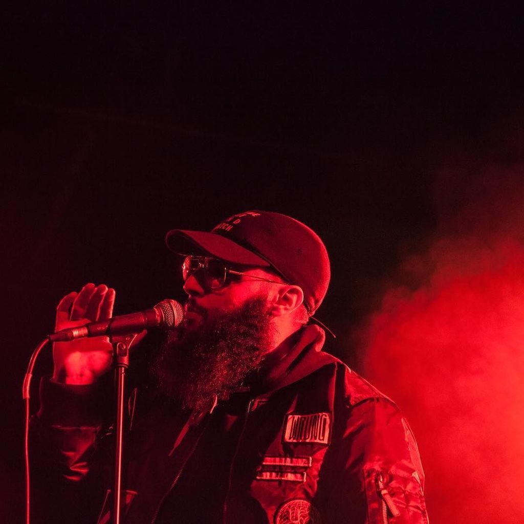 JmLOriginal's tweet photo. grosmo lors du festival #hiphopisred vendredi 27 janvier à laplacehiphop -
#hiphop #fest… https://t.co/tmGVyvRUOX https://t.co/FELlElH4aS