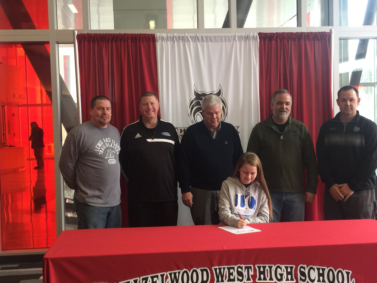 MoRushSoccer's tweet photo. Congrats on #nationalsigningday to Taylor Murphy from @WestHazelwood committing to play for @lewisandclarkcc https://t.co/kvV85symXt