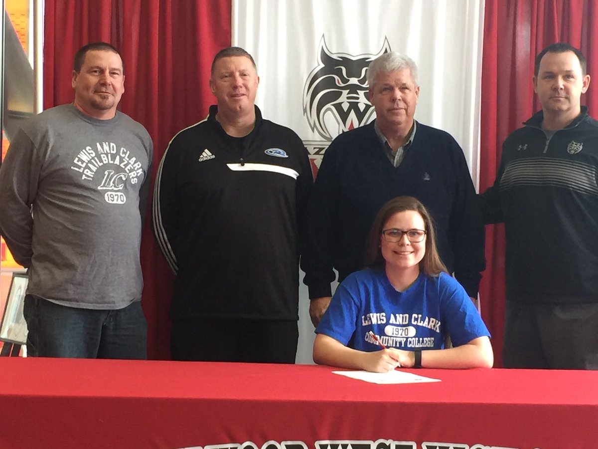 MoRushSoccer's tweet photo. Congrats on #nationalsigningday to Sam Eckert from @WestHazelwood committing to play for @lewisandclarkcc https://t.co/mghbL87nIh