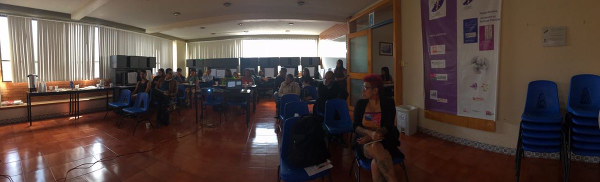 SICDOS's tweet photo. En este momento, en @REDAC_Copred, #SICDOS imparte "Redes Sociales para #OSC que trabajan en Red".
#ComunicandoAndo #FelizMiercoles https://t.co/5f0lVlOk33