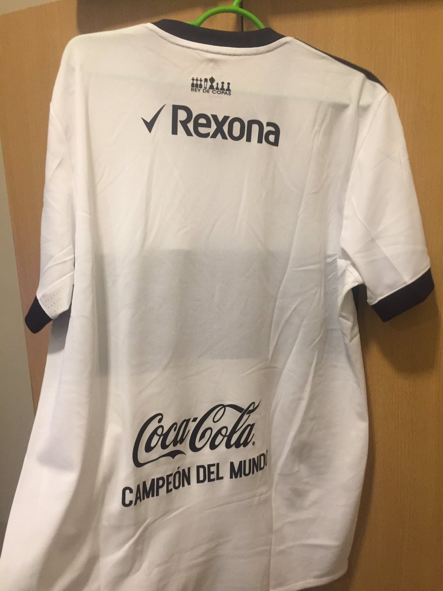 Siguiendo esta cuenta y haciendo rt podes ganarte el domingo esta hermosa #OlimpiaAdidas.