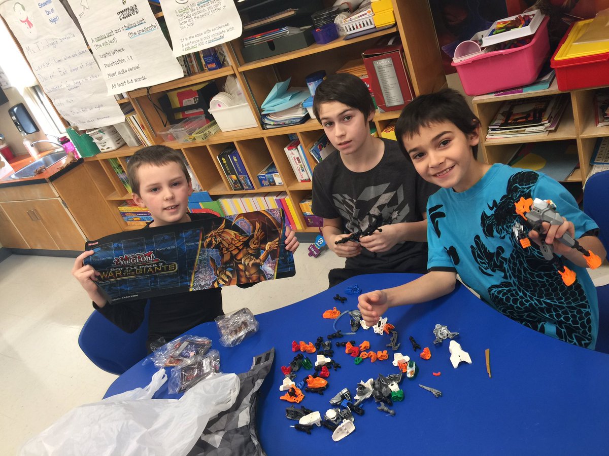 nakinapubFSL's tweet photo. Global game day is off to a fun start at Nakina Public!!! #gspd @NakinaPS @SGDSBoard https://t.co/A7jxC7BnVz