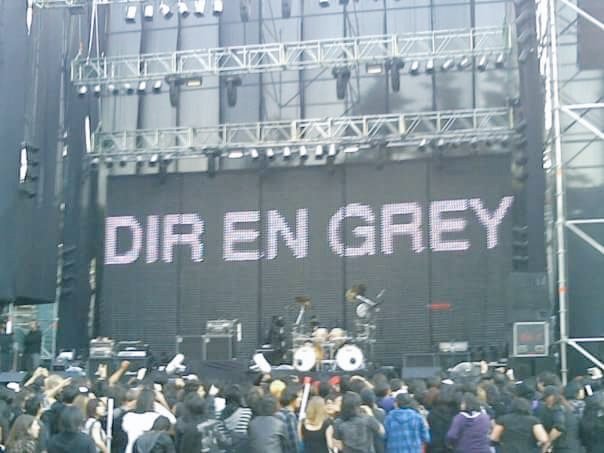 Kaori_ya819's tweet photo. Greetings from Chile♡ #AllVisibleThings #tour2009 #DIR20thAnniversary https://t.co/tQBgAiEjyZ
