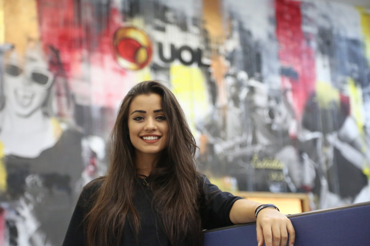MusileRecords's tweet photo. A @isadora_pompeo concedeu uma entrevista exclusiva muito legal para o @UOLMusica. Confira: https://t.co/Fa4yvhv1c8 😉 @UOLMusicaDeezer https://t.co/CKsF8xLsx9