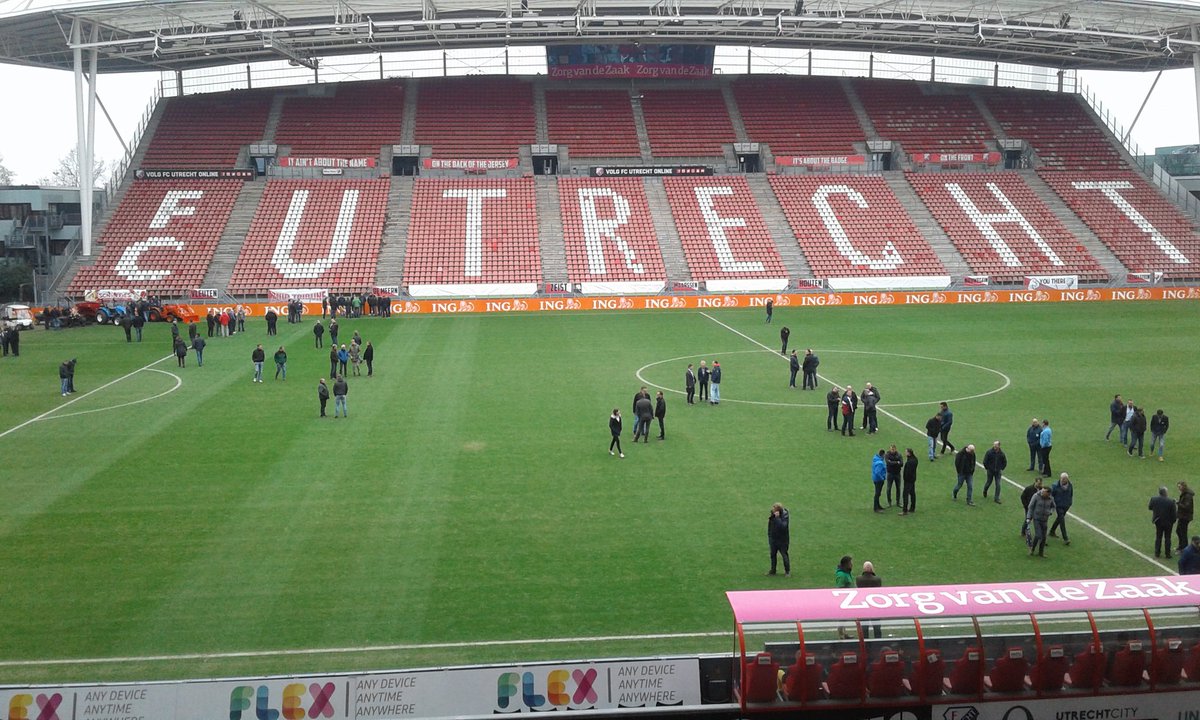 Vandaag de <a href="/Grasdag/">Grasdag</a> bezocht in <a href="/Galgenwaard030/">Stadion Galgenwaard</a> #greendeal bijna de helft gaat hiermee aan de slag!