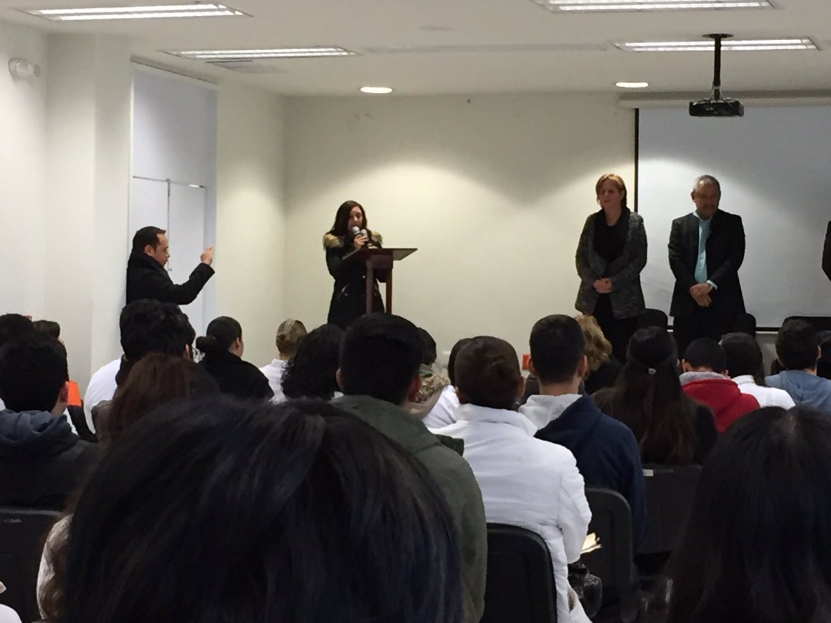 AZSRock's tweet photo. Bienvenidos pasantes de las médicos y paramédicos de la jurisdicción sanitaria 1 @HospiMadero los espera con los brazos abiertos! @cefran08 https://t.co/WXL5B5ehV4
