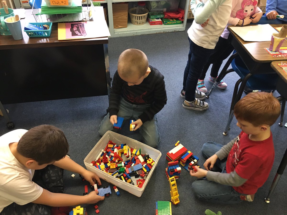 FSDKastner's tweet photo. Global School Play Day! 👫🌎👫 #GSPD2017 @GSPlayDay @FSDVikings https://t.co/hGA42gsBVU