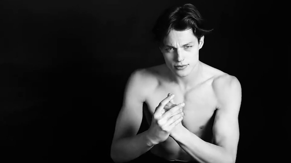 parabellumthim's tweet image. ,,,                         ᴛʜɪᴍᴏᴛᴇᴜs.

ʙᴇᴀᴜᴛɪғᴜʟ. ᴠɪᴏʟᴇɴᴛ. ᴠᴜʟɢᴀʀ.