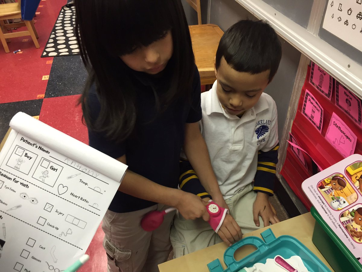 MsZelmans_Class's tweet photo. Community helpers come to life in the dramatic play center! Future doctors? #Lakeland12 #LakelandPride #playtolearn https://t.co/mGt2gWtlIb
