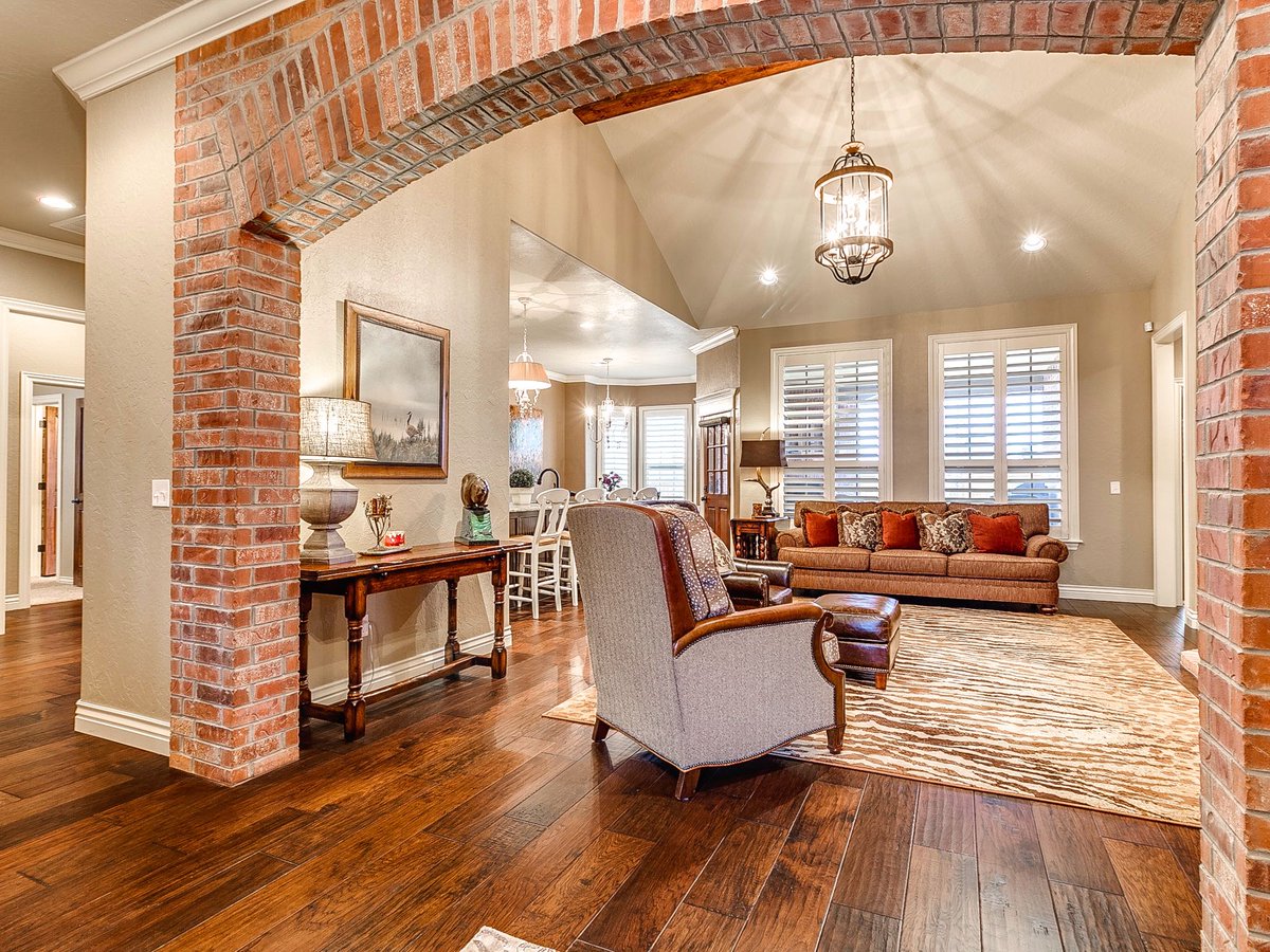 candcbuildersok's tweet photo. Build with @candcbuildersok! Beautiful quality product &amp; rivaled customer service! Contact us soon! #norman #surroundingareas #customhomes https://t.co/uhRuAFs5yx