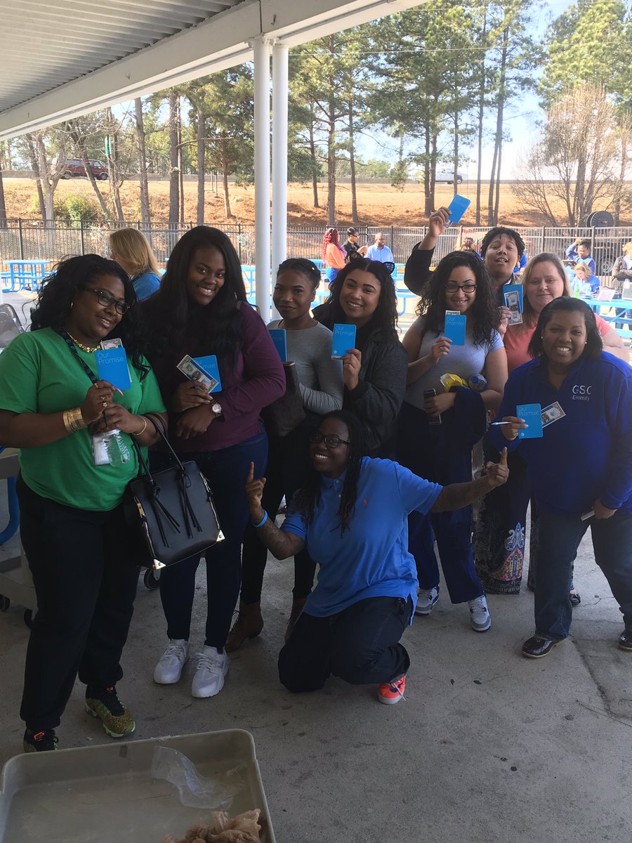 Gough14Chris's tweet photo. 💥Team Fine$$e aka Still Fine$$ing with our fearless leader Emmily super excited about living our promise💍#TuggleNation https://t.co/mcuWqMphoN