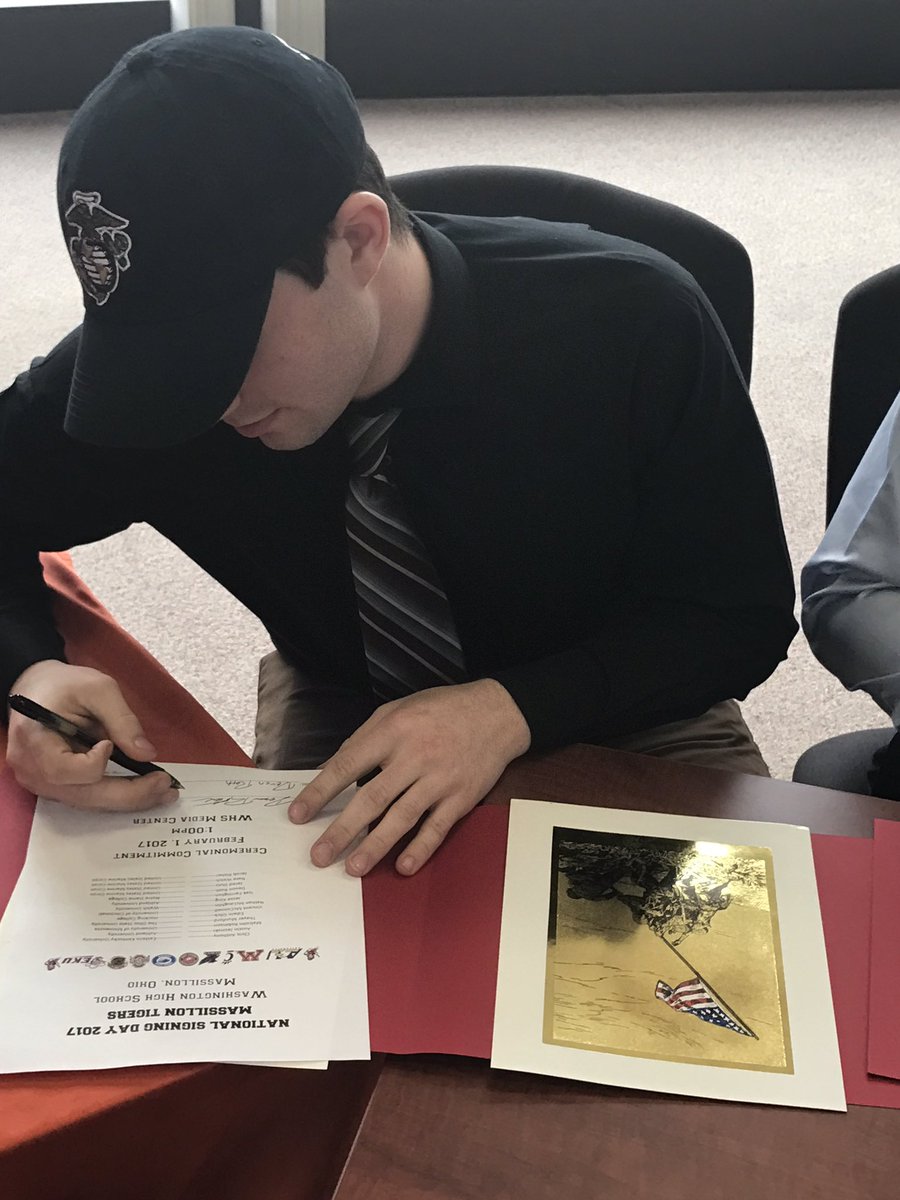 Congrats to @DevenRoth10 for enlisting with the <a href="/USMC/">U.S. Marines</a> #TIG