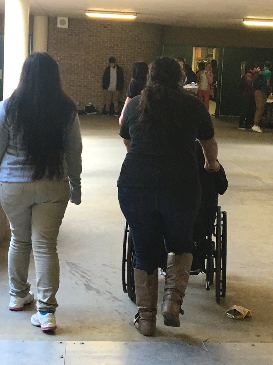 jlkuhleman's tweet photo. 100 Days of School = 100 Acts of Kindness @iamsharpstown @nhs_njhs @TeamHISD #bekind #sharpstownnhs #100days https://t.co/i3sVG5RrvD