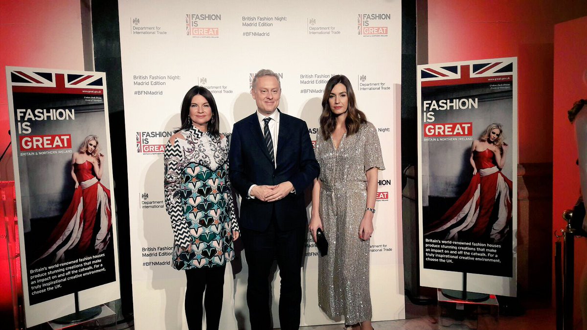 SimonManleyFCDO's tweet photo. Apoyando la moda británica con Natalie Massenet en la British Fashion Night Madrid Edition #BFNMadrid Fashion is @GREATBritain https://t.co/kYFJcPhQ54