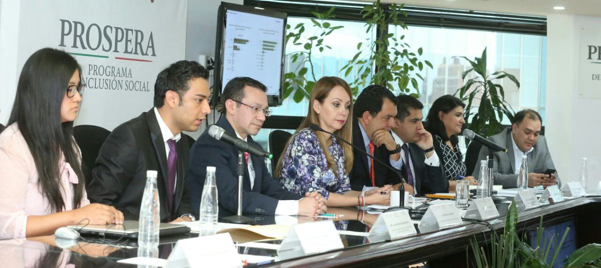 paula_hdz's tweet photo. En 2016, 96.2% de las titulares perciben que @Prospera_MX es mejor que en 2015 #PuntosCentinela https://t.co/JuXWpkuNOx