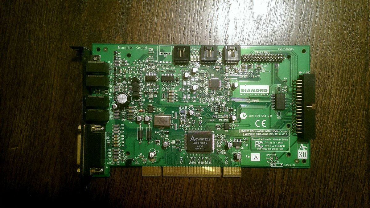 3dfxhistory's tweet photo. Hope the Card survived the journey. I found some "cat hair" on it. 🙄
#3dfx #retrogaming #diamondmultimedia #AurealSemiconductor https://t.co/TB54UHK3V0