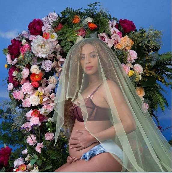 ResMyHustle's tweet photo. What a way to start of #BlackHistoryMonth
Drake and Nicki Minaj made up
Beyonce pregnant
Lauryn Hill still late for shows
Meek Mill- 😩😩 https://t.co/xaRzB1Tjzx