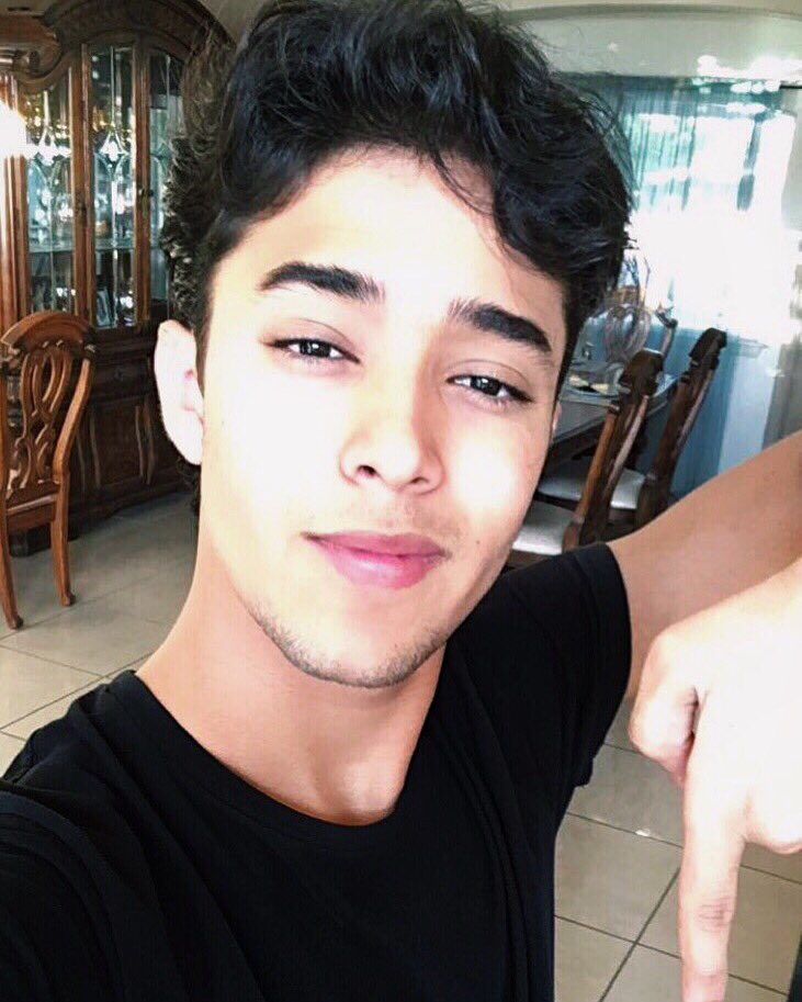 JOELDELE0N's tweet photo. 🚫RETO🚫¡Si llegamos a 695k en Instagram hoy, seguiré a 3 personas aquí y en Instagram! Comparten esto con sus amigas! https://t.co/IJ0EmbkmK0