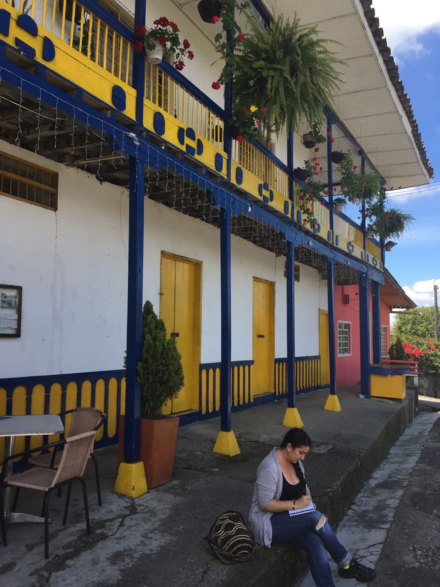 AndreCadavid's tweet photo. #Risaralda50Años uno es lo que es en la tierra que te vio nacer feliz cumpleaños #Risaralda escribiendo en todos tus rincones #andreacadavid https://t.co/ubAzabq8LR
