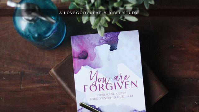 tschoendorf1's tweet photo. Join me in reading Love God Greatly: You Are Forgiven: #biblefor21 🙏🏼💕 https://t.co/RUGxIGxoSn https://t.co/AOnFdzUWkQ