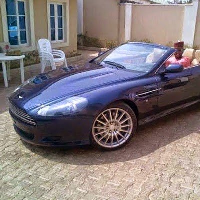 DOlusegun's tweet photo. Paparazzi lover when lounging. Camera shy when it is time to face the music https://t.co/TvZDlhXjhb