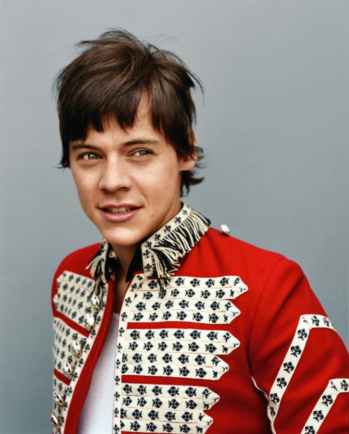 HollywoodTime1's tweet photo. 🎉Feliz Cumpleaños a Harry Styles @Harry_Styles 🎂🎉
❤Este hermoso chico ya cuenta con 23 añitos👏como pasa el tiempo😢💔
#HappyBirthdayHarry
-G https://t.co/Rvv2a6uLtM