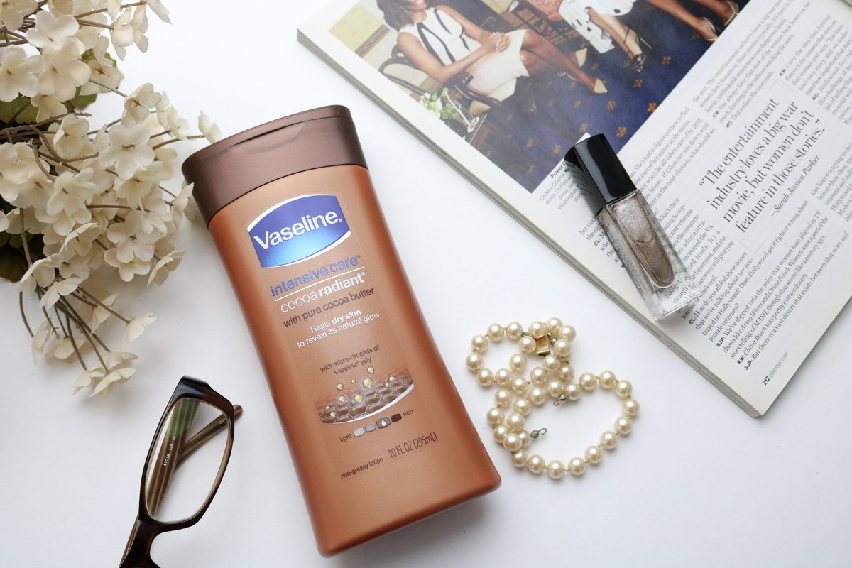 patranila's tweet photo. #AD Unplug for a moment &amp; take some time out for self-care today w/@vaselinebrand. #cocoaradiant https://t.co/vQU92gWda0 https://t.co/e7QUBIO05V