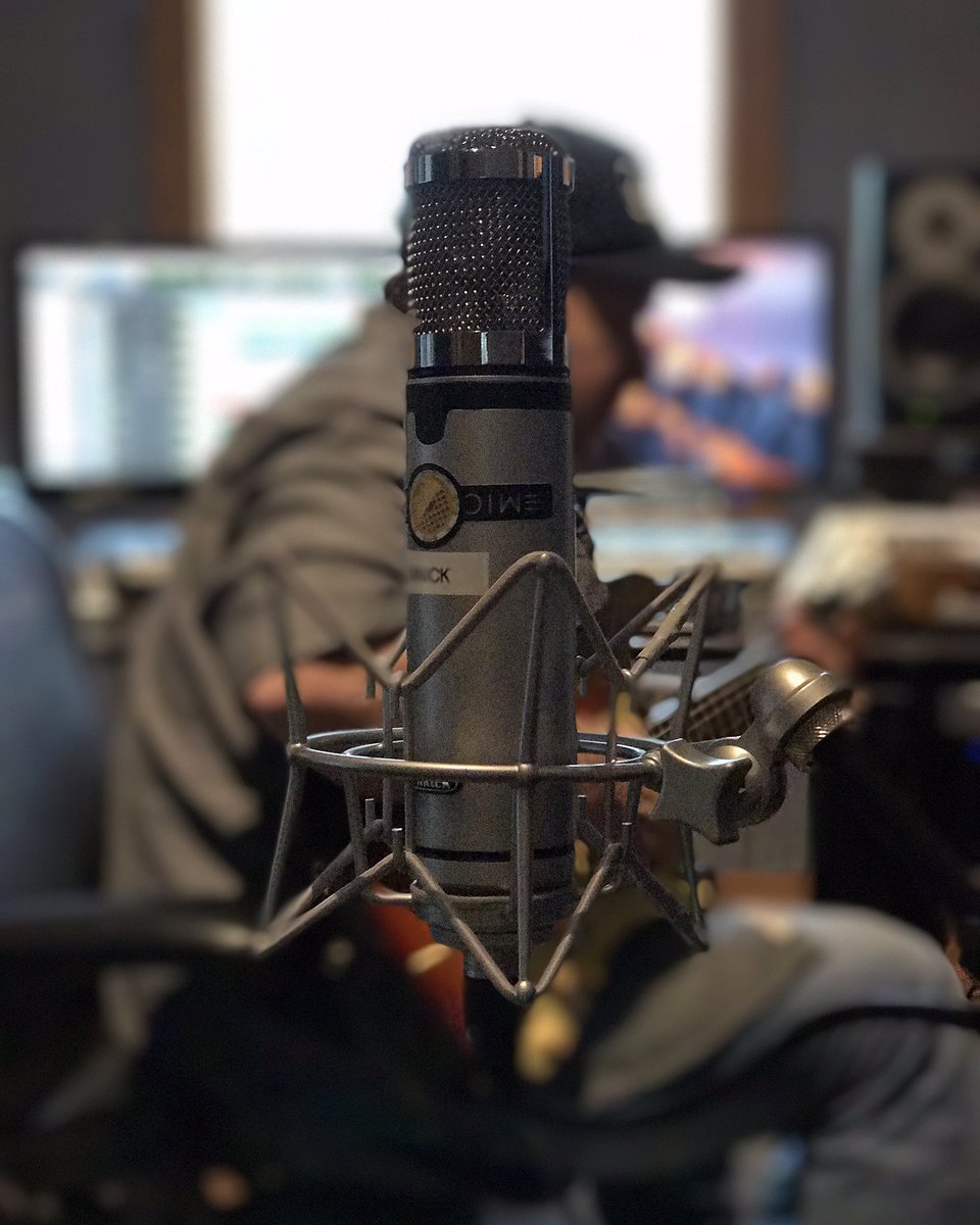 EmersonDrive's tweet photo. Recording new music! Yessssss!!!! #emersondrive #newmusic #february #musiccity #nashville #miktek #microphone https://t.co/3NuJWpLfxB