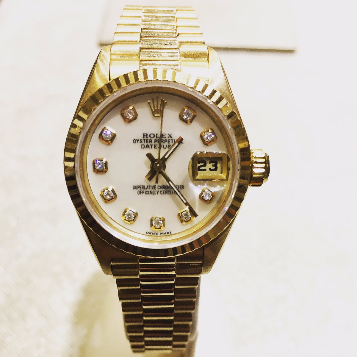FPJewelers's tweet photo. Everyone NEEDS a Gold Watch ✨⌚️️ Come check out our Rolex selection today! #FirstPoeplesJewelers #Jewelry #Rolex https://t.co/c1FbdIDqFC