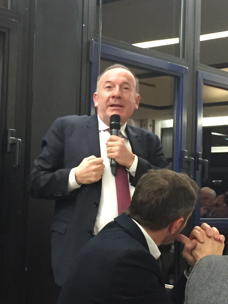 clairbossollet's tweet photo. #medef44 Diner avec Pierre Gattaz à la rencontre des entreprises de Loire-Atlantique. @AbakaConseil https://t.co/3OhS6E4Lrs
