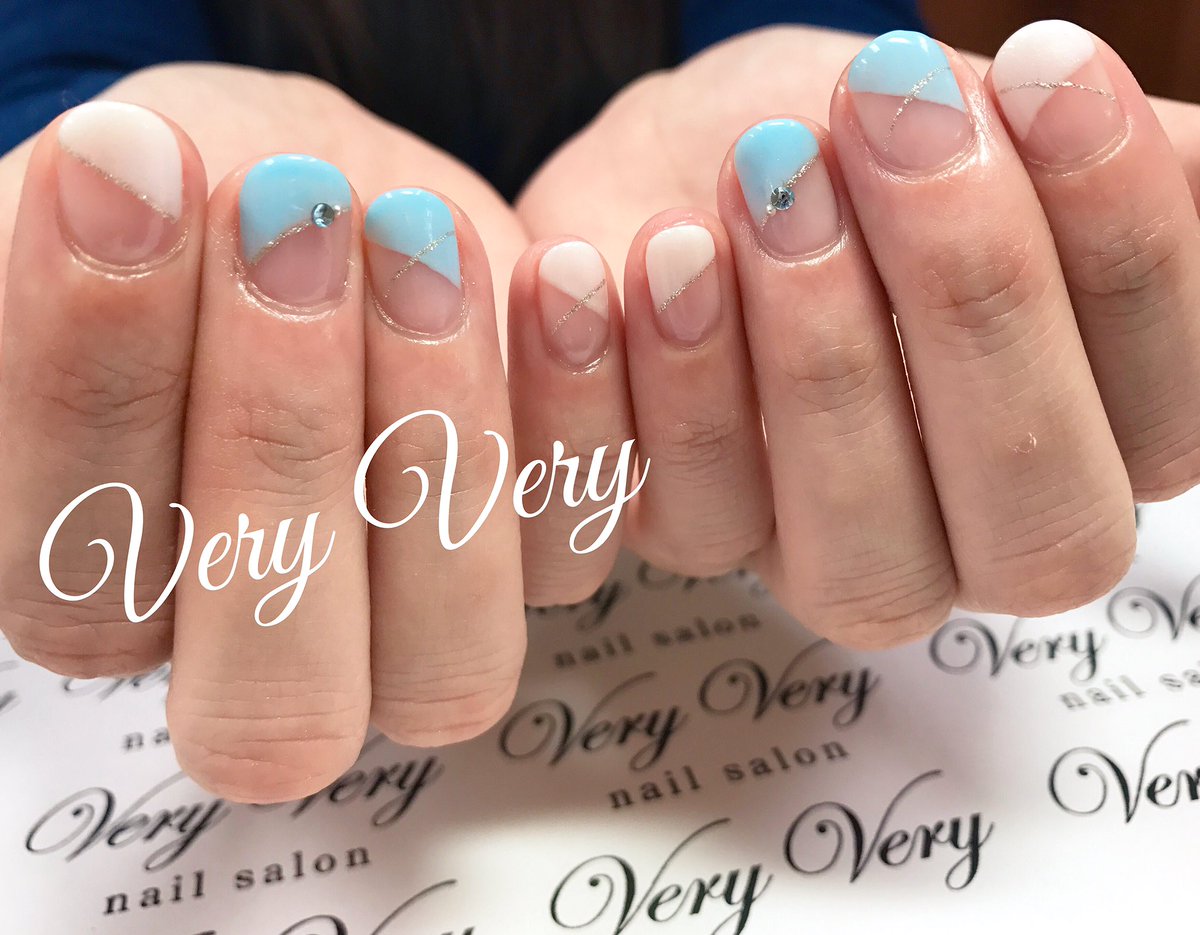 ネイルサロンveryvery Twitterren クロスラインフレンチ 札幌 フレンチネイル 斜めフレンチ ネイルサロンベリーベリー 水色ネイル ホワイトネイル ネイルサロンveryvery シンプルネイル オフィスネイル ショートネイル 大通り 札幌ネイルサロン ライン