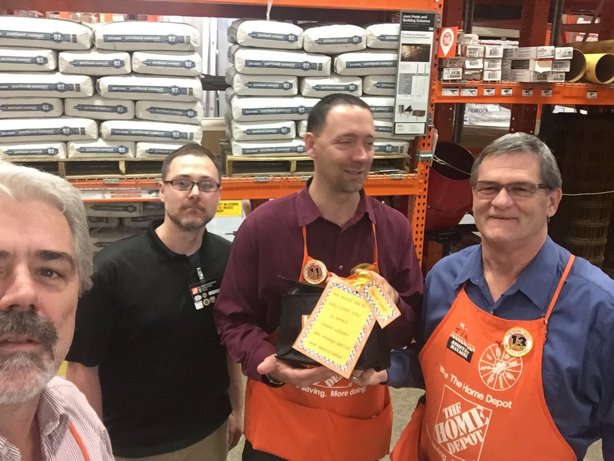 RodneyRollinsHD's tweet photo. Welcoming gift to @schiff_david from 8445. #onemet great engagement https://t.co/jLWnEwJjTP