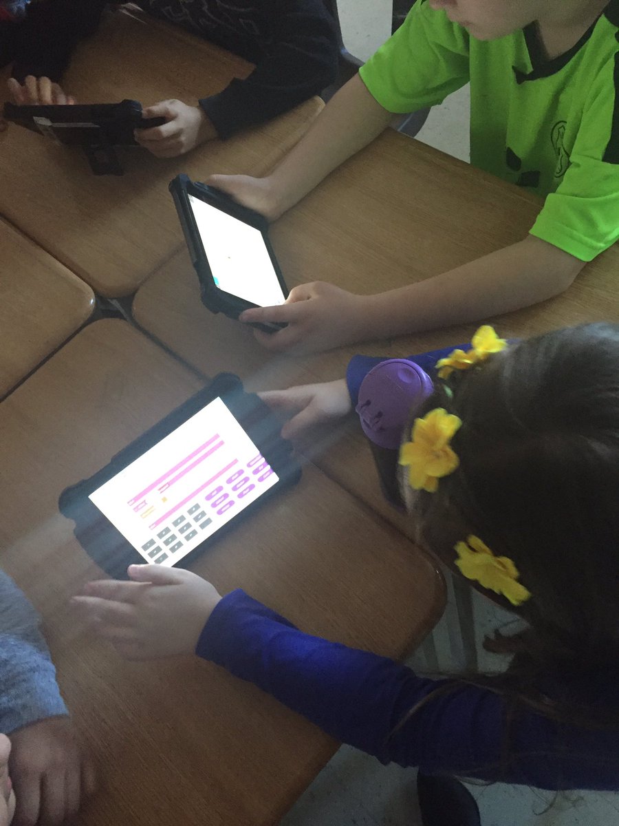 missnic2's tweet image. Crossy Road today with @hamontcodeclub Talking about x and y direction as well as positive and negative numbers! @SWO_HWDSB #CodingIsMath