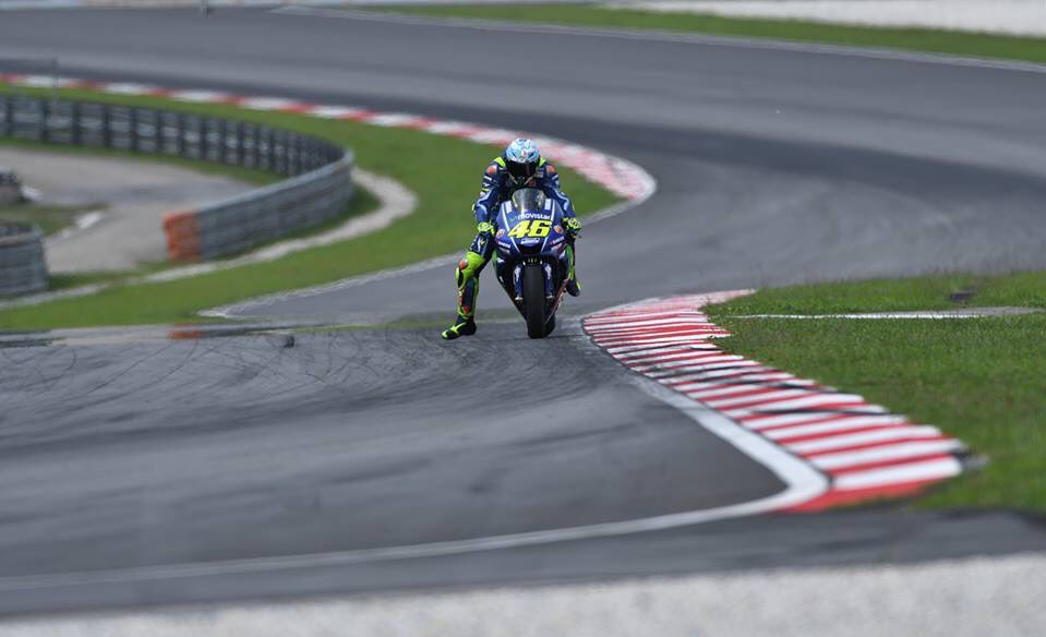 KevinVR46Yellow's tweet photo. #ValentinoRossi #VR46  #SepangTest #Day3 #WinterTest #DaiVale ✊✊✊ https://t.co/W17JU0d92r