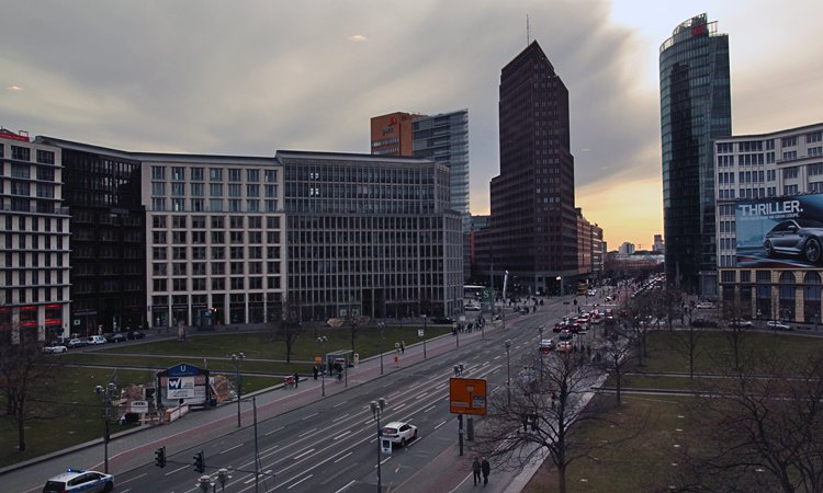 pils198c's tweet photo. Wiadomość z Berlina - takich tripów się nie zapomina https://t.co/A5dF6TvmbG BANG💣#streetlife #berlin #urbanstyle #polskihiphop #pils90 #rap https://t.co/utB0For0TO