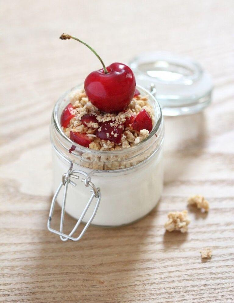 HelloFresh's tweet photo. #HelloFreshFact: Eat fresh tart cherries before bed to sleep more soundly. (cherries produce melatonin) #WednesdayWisdom https://t.co/DdvrF21uQp