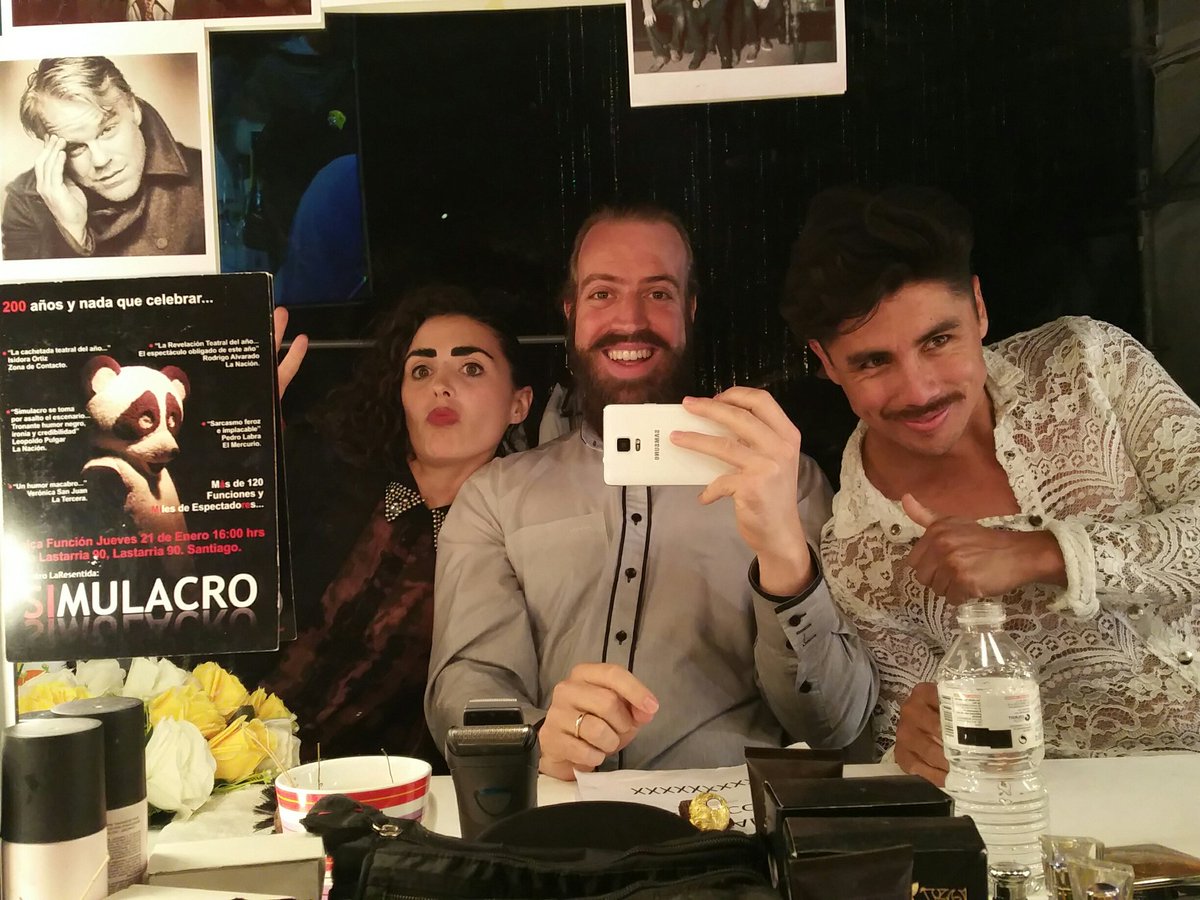 LaRe_sentida's tweet photo. En la 2° función de Liege... a vomitar en escena!!!

@LaRe_sentida @fundteatroamil @HAU123 @Festival2Liege https://t.co/sUPbtRHTSc
