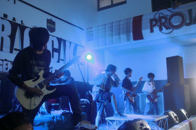 SurviveINA's tweet image. #latepost #SurviveINA live at #evolusigenetikparty \m/ thank you son \m/ you are fckn best ♥ #metalband #metalhead