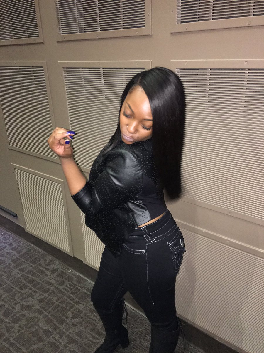 GlamGirlCe16's tweet photo. You wish I was yo girlfriend 😍💋🍭😜 https://t.co/OQuDAE6txN