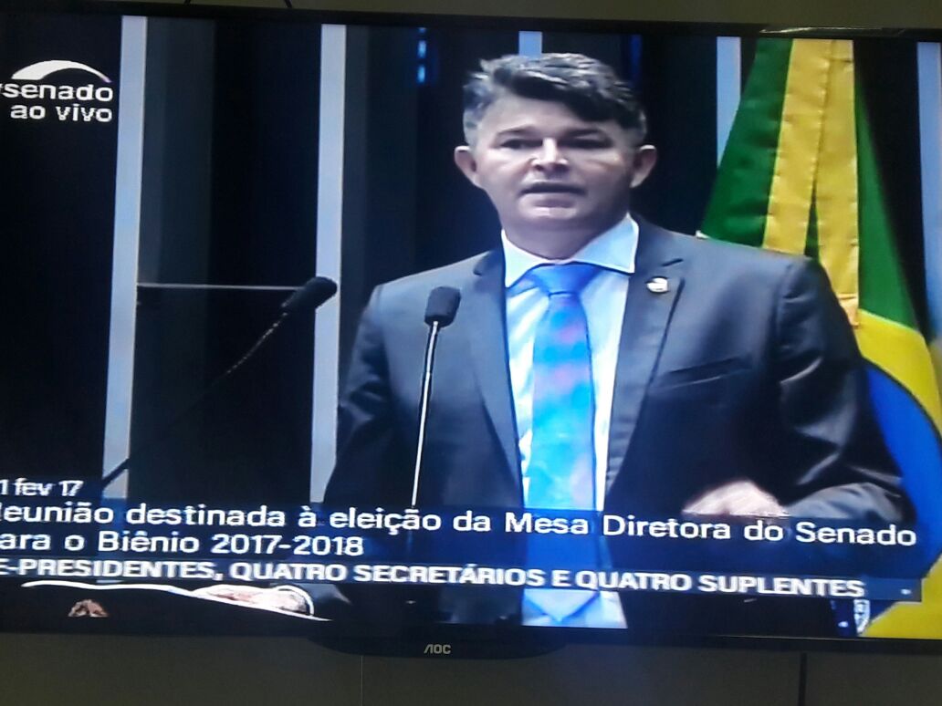 Senador José Medeiros agora na tribuna do Senado  expondo os motivos que o levaram a disputar à presidência do Senado. #MedeirosPresidente.