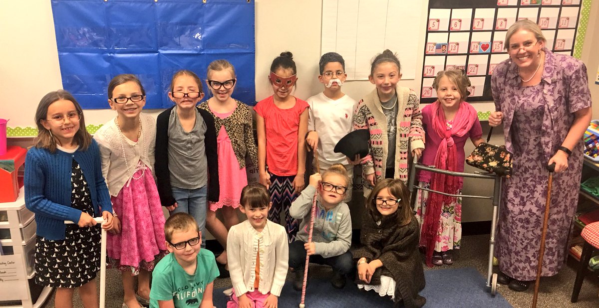 MWoodward2nd's tweet photo. 100th day of school! #100thday #dresslikeyouare100 #goodwillforthewin #2ndgraderocks @WinkleyElem https://t.co/QkAzXxn2Fe