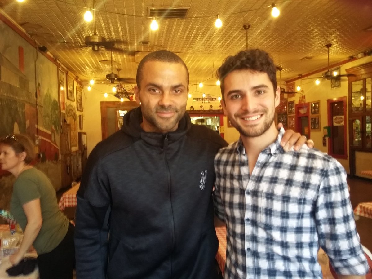 aurelienlas's tweet photo. On y est! La rencontre avec @tonyparker !! 🏀
#GRDFSA #GRDF @WLGaz https://t.co/MeFizockVn