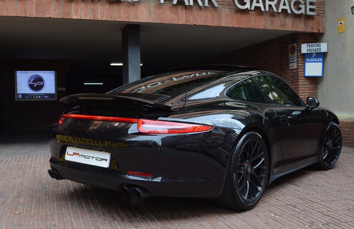 Así de brillante queda un #Porsche 911 Carrera 4 #GTS cuando le entregamos a su propietario tras recibir un tratamiento exterior.
#LPMotor