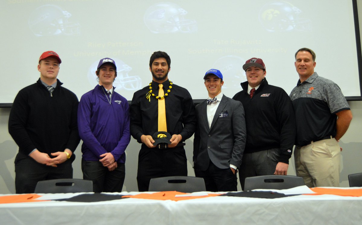 kamper317's tweet image. Congratulations to EHS football players who signed today!