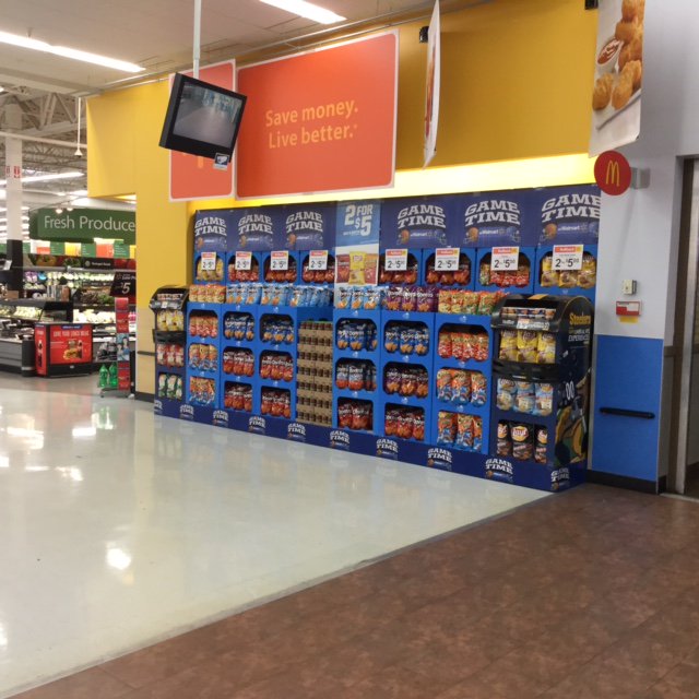 Central_PA_Zone's tweet photo. #FLMAT_SuperBowl51 Wal-Mart 2205 York, PA  Robert Tabasko / Damon Johnson #CPALeadstheWay! https://t.co/7isg3sfdlY